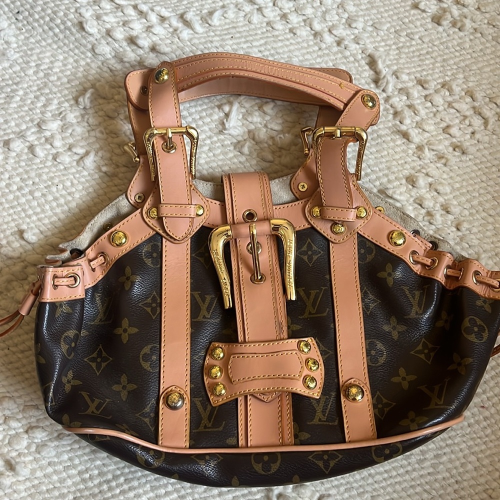 Louis Vuitton Look A like